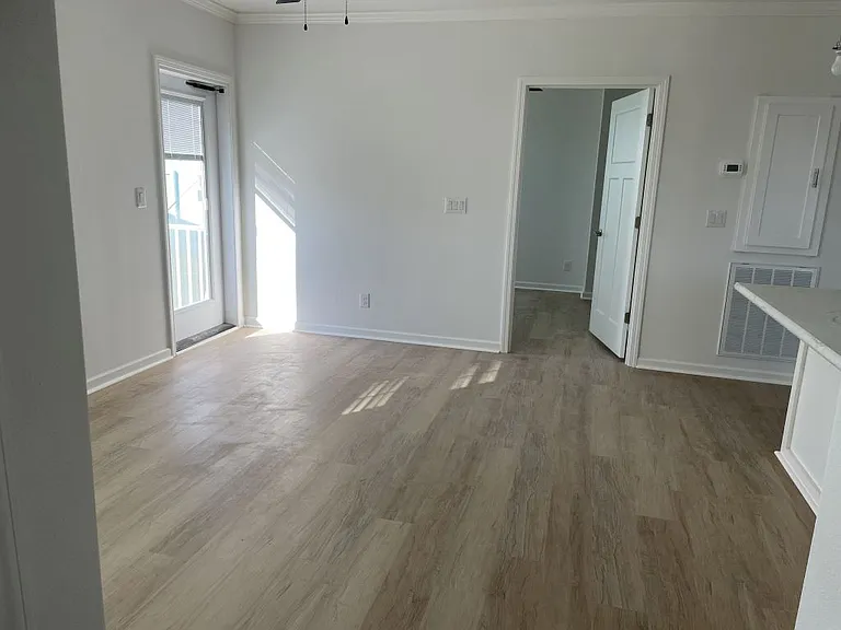 1415 Main St #22 — Photo 4