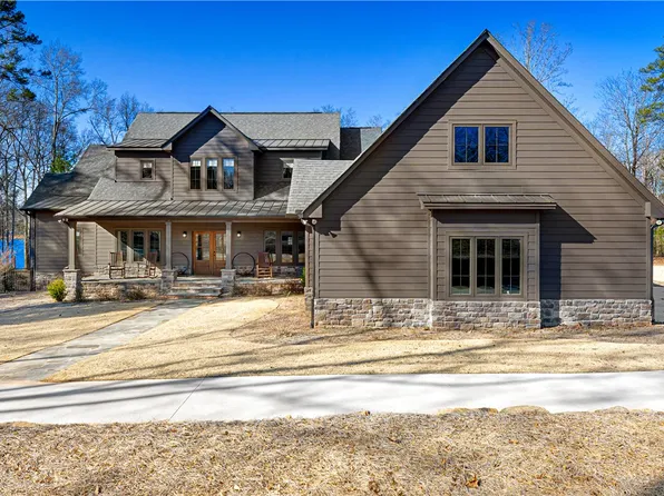 158 Rosewood Cir, Hartwell, GA 30643