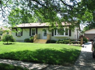 1628 Southampton Dr SE, Grand Rapids, MI 49508