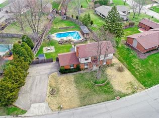 6100 Millshire Dr, Dayton, OH 45459