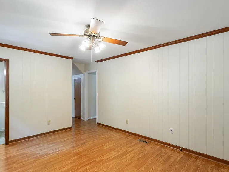 106 Rowe Dr — Photo 11