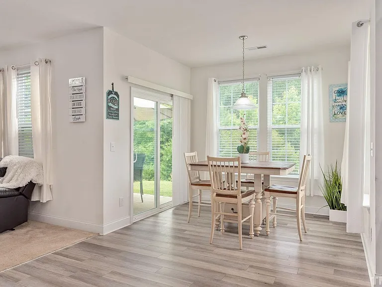 220 Avery Glenn Way — Photo 17