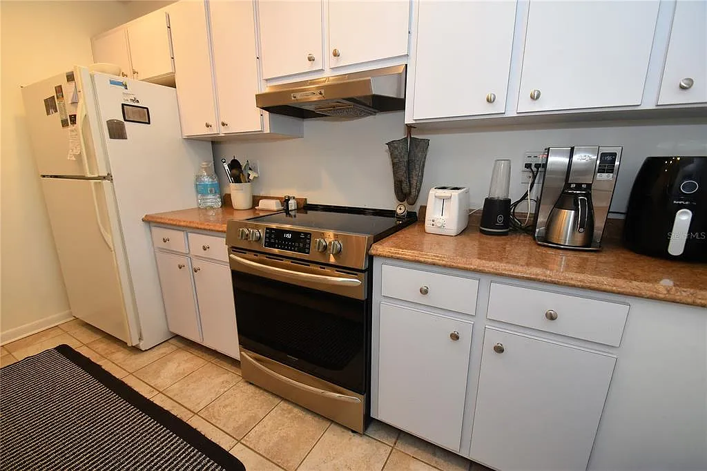 2 bed, 2.0 bath, 1112 sqft, $2,000 — Photo 2