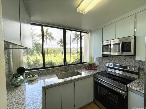 3050 Ala Poha Pl Penthouse W2, Honolulu, HI 96818