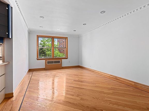 5th image of 9931 64th Ave