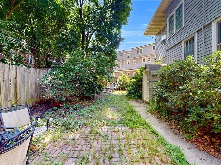 104 Englewood Ave — Photo 34