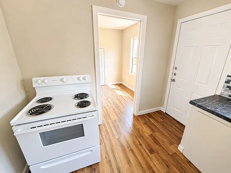 1312 Carol Way — Photo 6