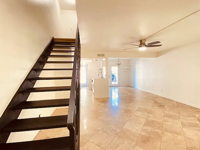 4503 E Rhonda Dr — Photo 2