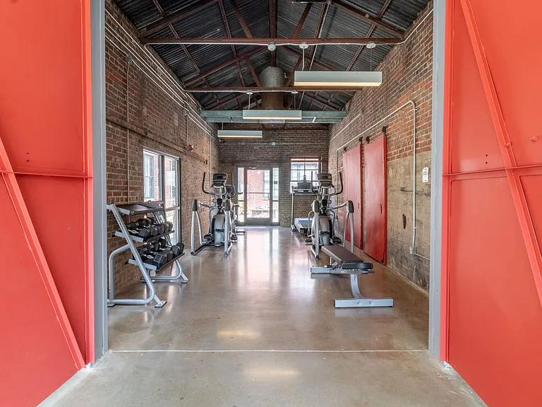Long Lofts — Photo 6