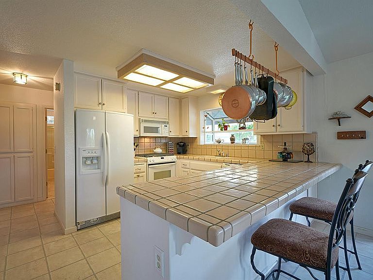 1st image of 2667 Glenview Dr