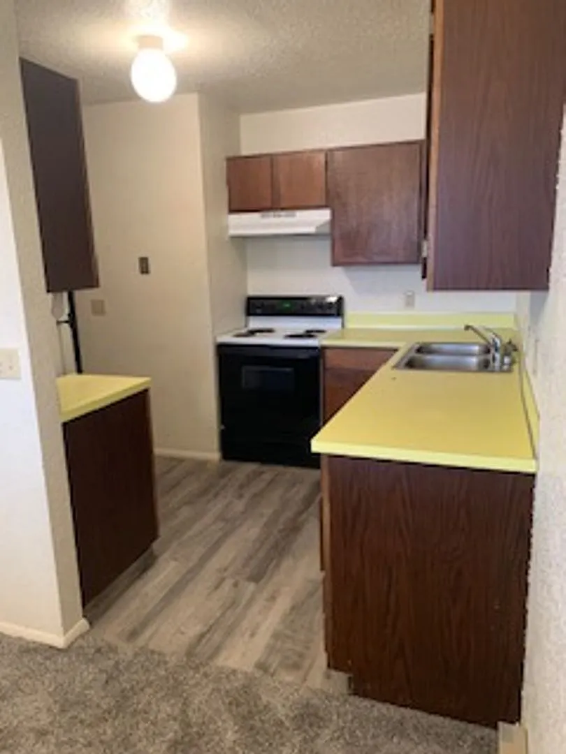 44 6th Street Apartments — Photo 3
