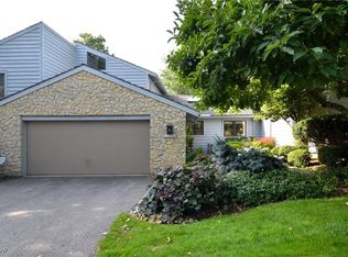 3885 Chestnut Ct #2, Chagrin Falls, OH