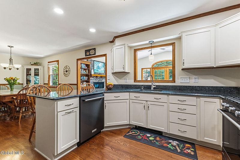 4th image of 17 Northgate Drive