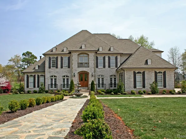31111 Lahser Rd, Beverly Hills, MI 48025
