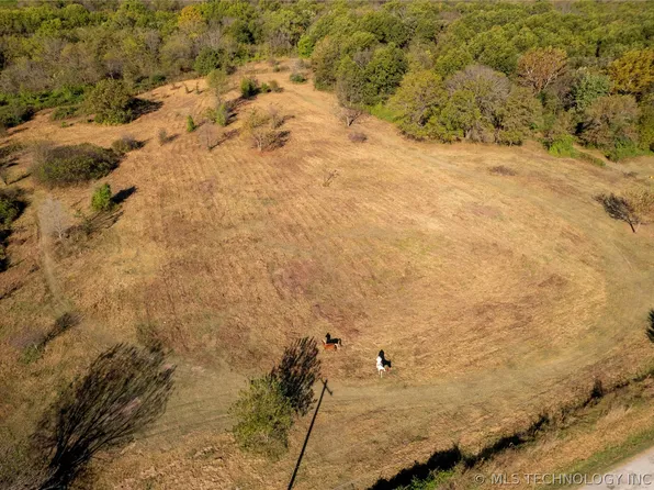 14665 N 210th Rd, Okmulgee, OK 74447