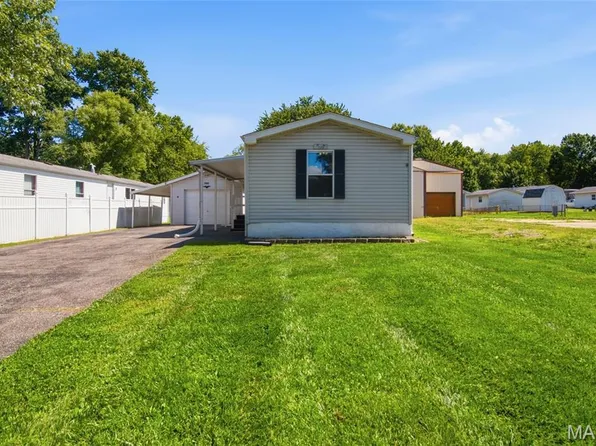 1805 Creekview Dr, O Fallon, IL 62269
