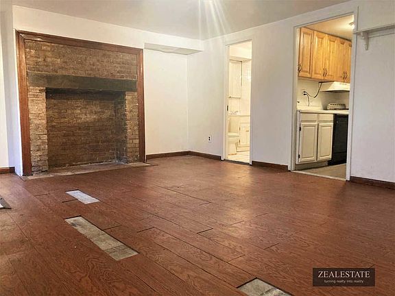 2nd image of 408 Clermont Ave #1