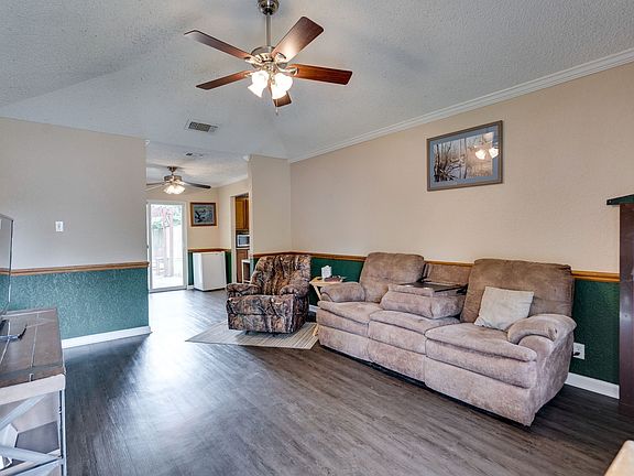 3rd image of 204 Joshua St