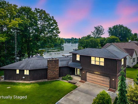 2nd image of 8274 Peninsula Dr