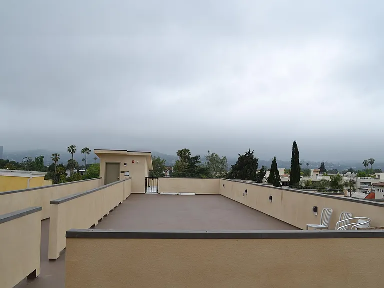 11168 Morrison St — Photo 43