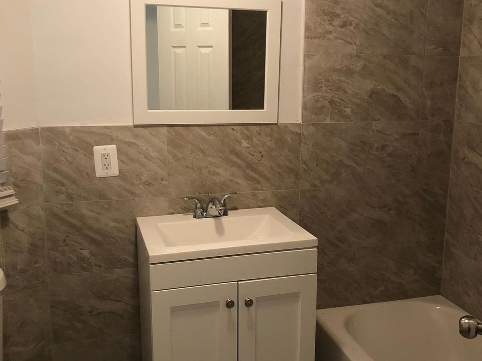 2nd image of 43 Saint Pauls Ave APT 2R