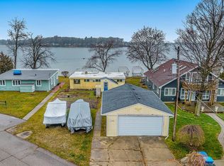 13190 Log Cabin Point, Fenton, MI 48430