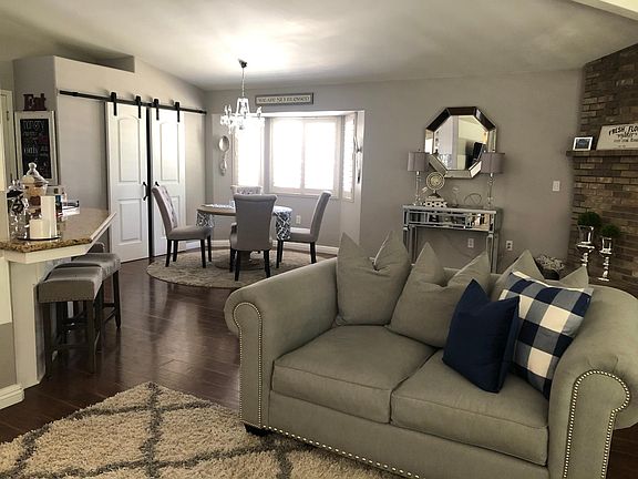 Dining room nook