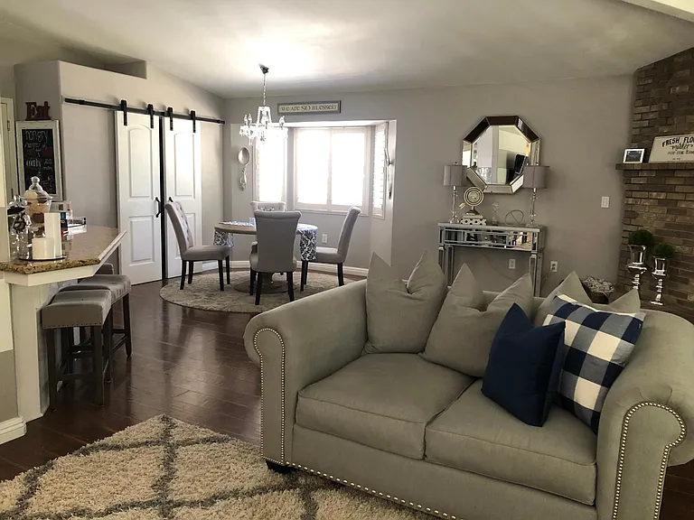 Dining room nook