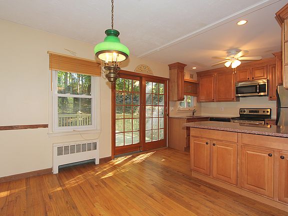 4th image of 3484 Overlook Ave