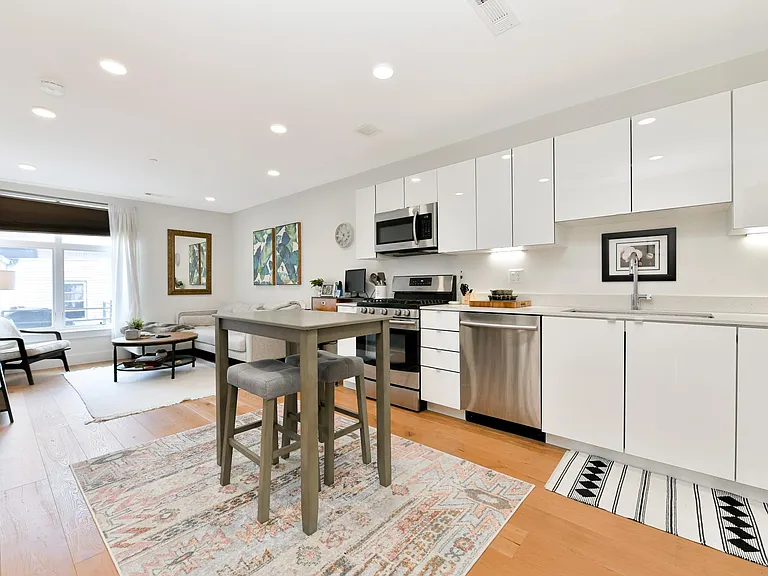 250 Meridian St #410 — Photo 5
