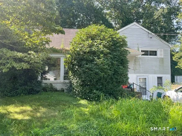 33 First Avenue, Waterford, CT 06385