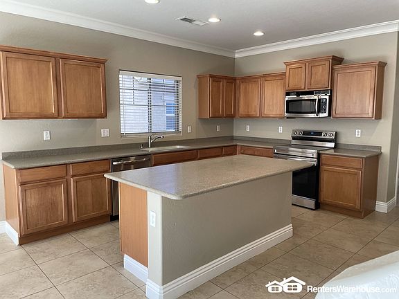 5th image of 1943 W Faria Ln