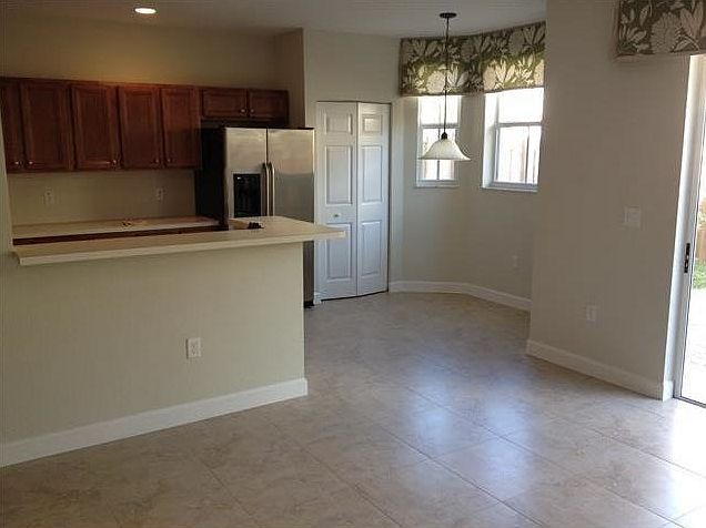 2nd image of 1028 NE 208th St