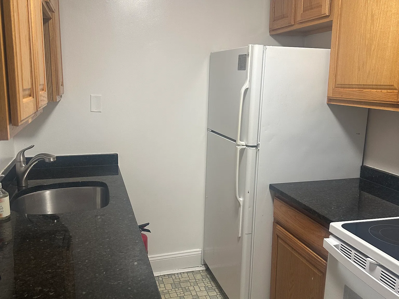 3 bed, 1152 sqft, $4,550 — Photo 4
