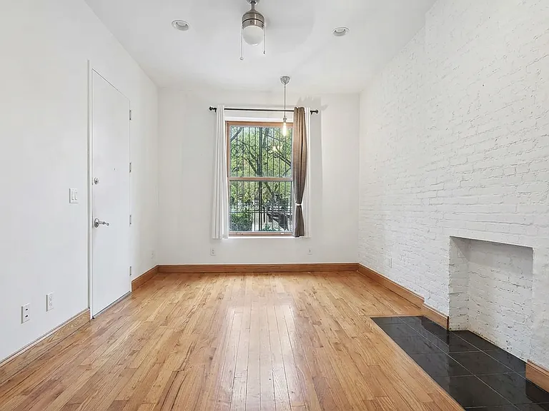 424 W 160th St #PARLOR — Photo 3