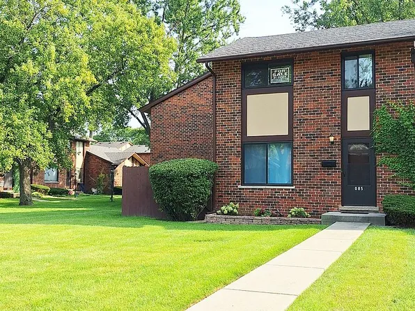 18W085 14th St, Villa Park, IL 60181