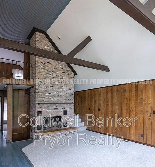165 Lakeshore Ct — Photo 13