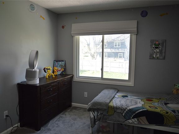 4th image of 2705 Elm St