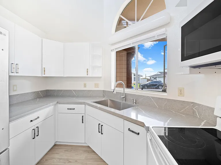 94-1014 Heahea St — Photo 3