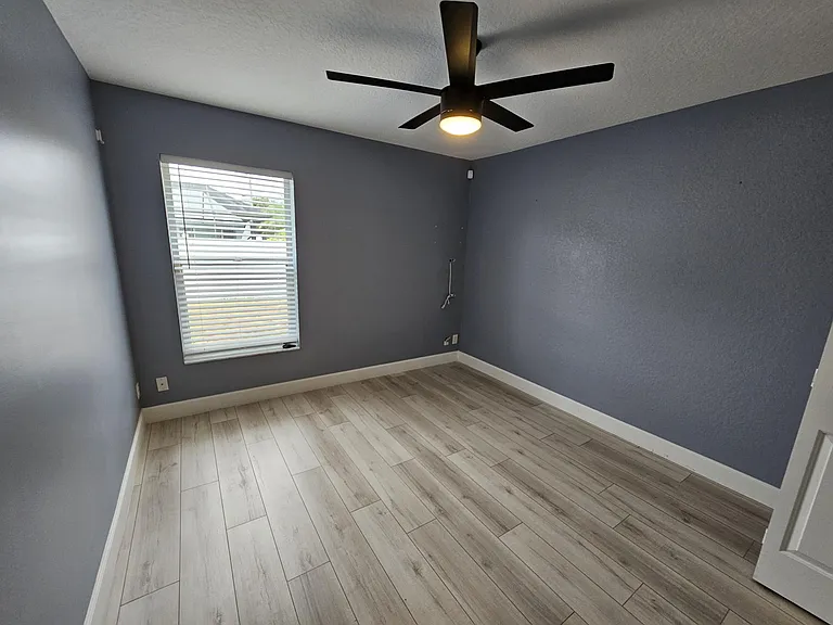 6131 Robinson St — Photo 14