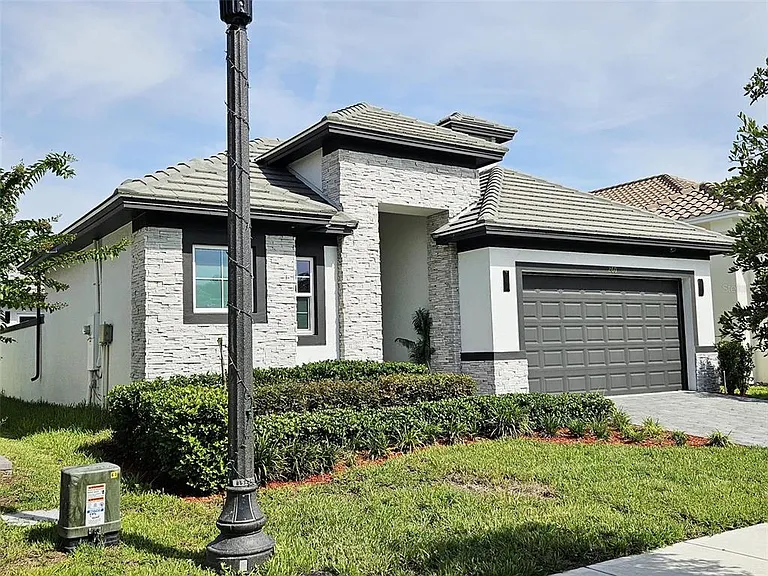 260 Hampton Loop — Photo 3
