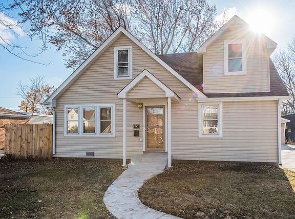 2nd image of 205 E Palmer Ave