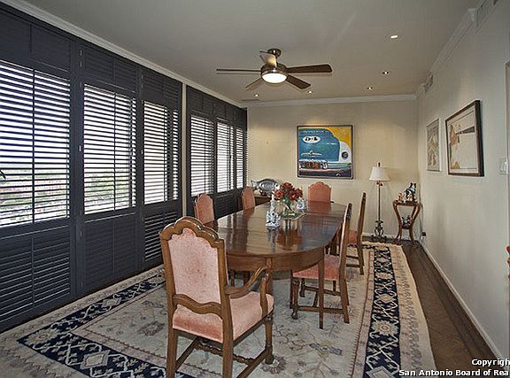 5th image of 4001 N NEW BRAUNFELS #1006