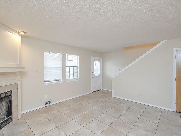 1108 Kathy Ln — Photo 10
