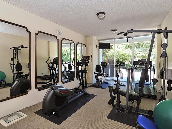 5th image of 1330 University Dr APT 84