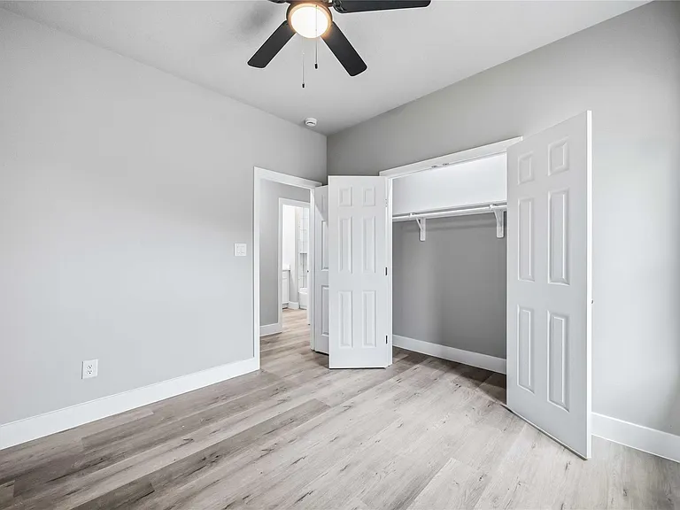 8512 Farqueson St — Photo 21