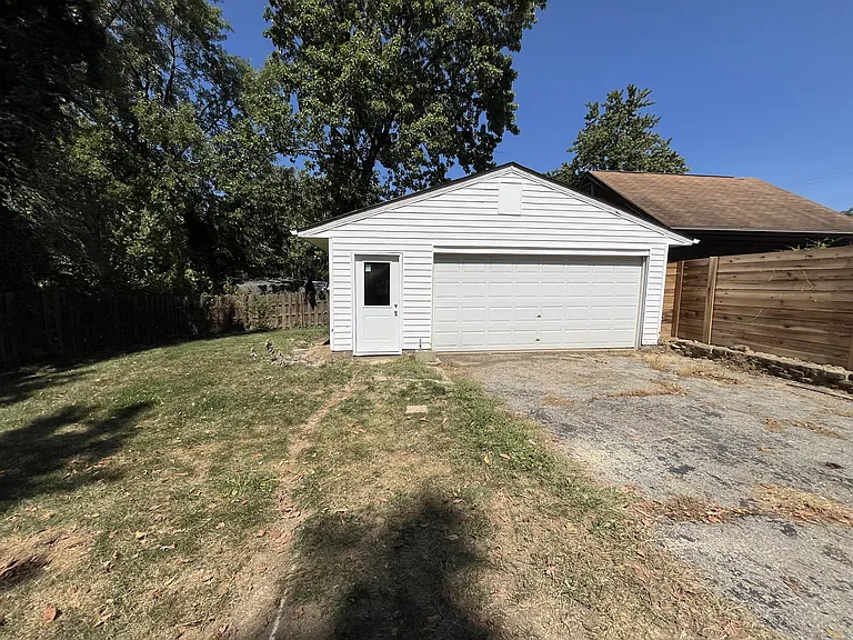 5722 Bridgetown Rd — Photo 18