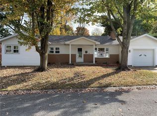 4 Crawford Ct, Paris, IL 61944