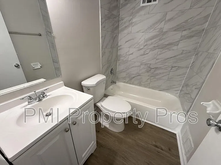 7701 W Hampton Ave #5 — Photo 8