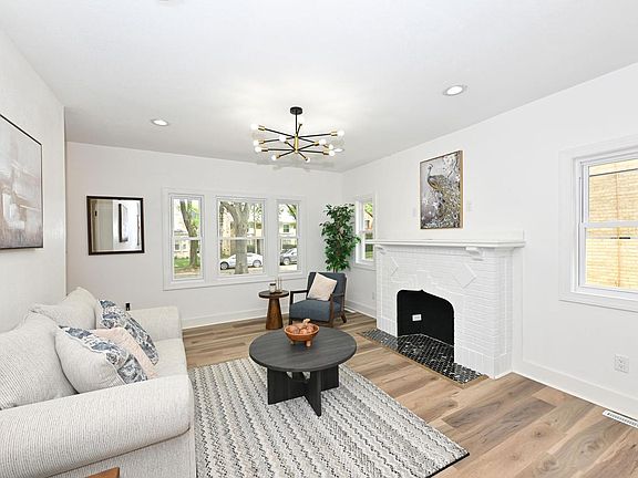 3rd image of 4637 W Scranton PLACE